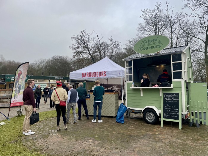 20241212UBC Te Gast Fietshub- download linkedin-koffie en pannekoeken voorterrein