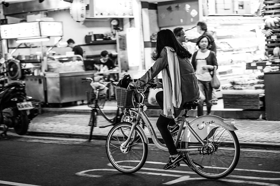 bike-girl-taiwan-bicycle.jpg bike-girl-taiwan-bicycle.jpg